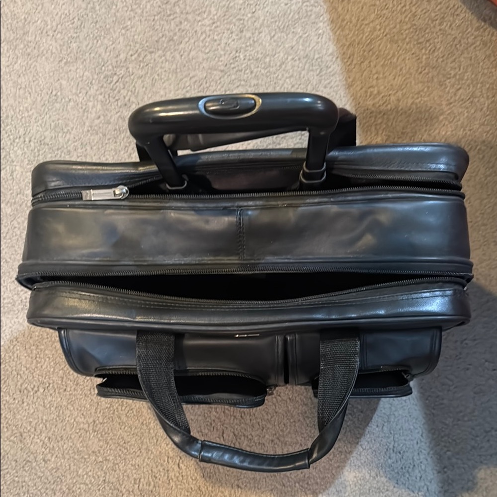 Solo Wheeled Black Laptop Bag for Business Travel - Picture 2 of 4